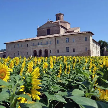 Casteldurante شقة *